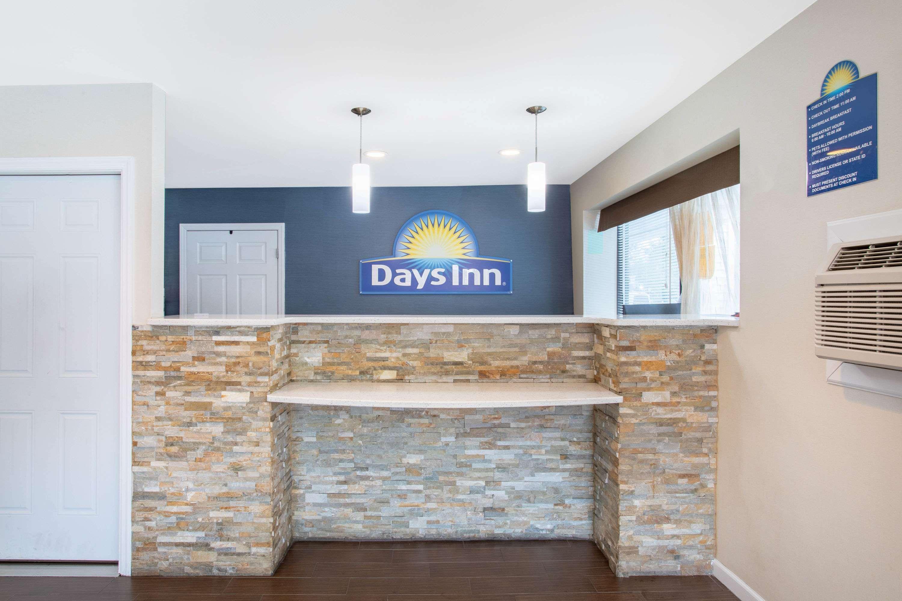 Days Inn By Wyndham Elmsford Exterior foto
